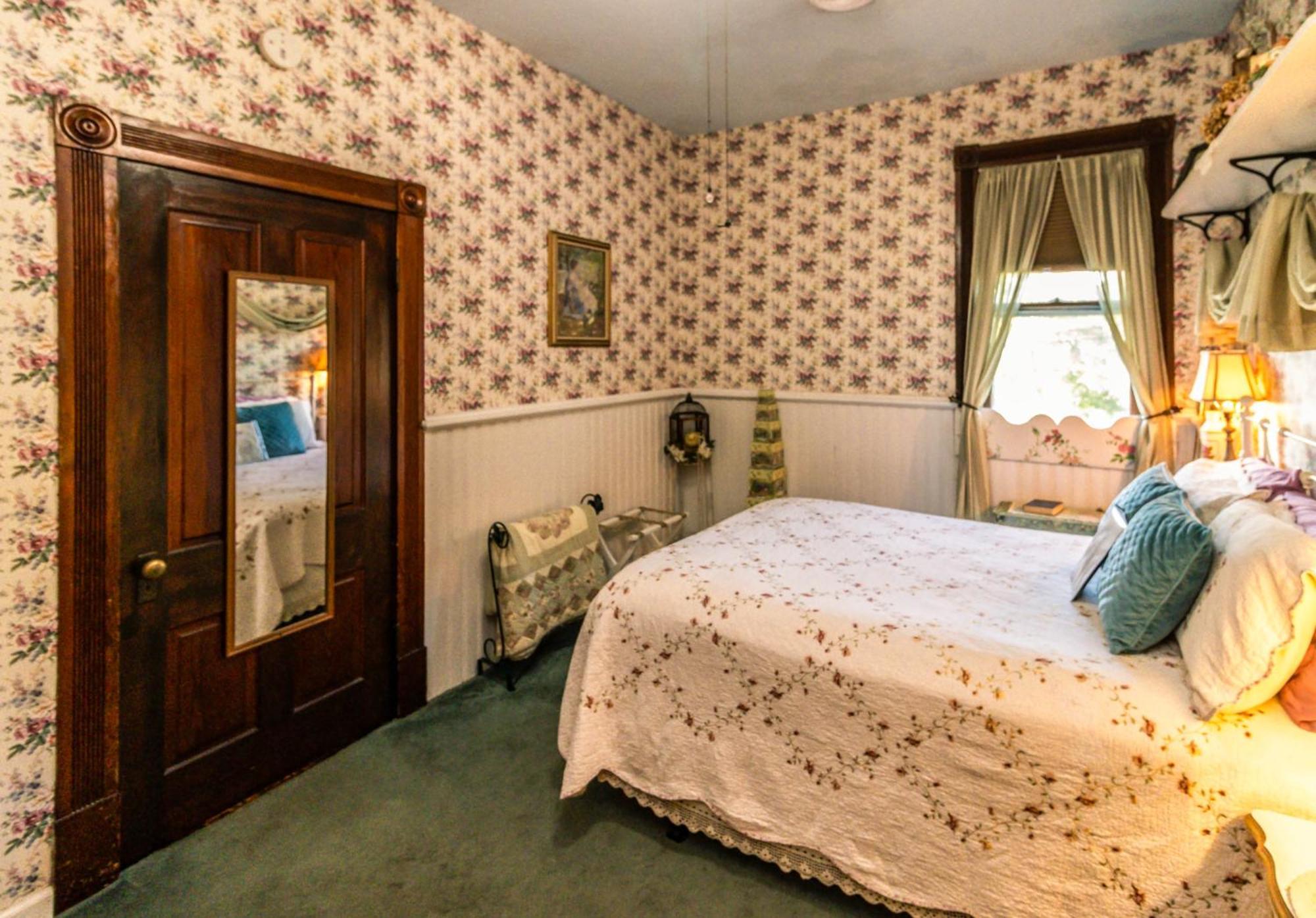 Simmons-Bond Inn Bed & Breakfast Toccoa Номер фото